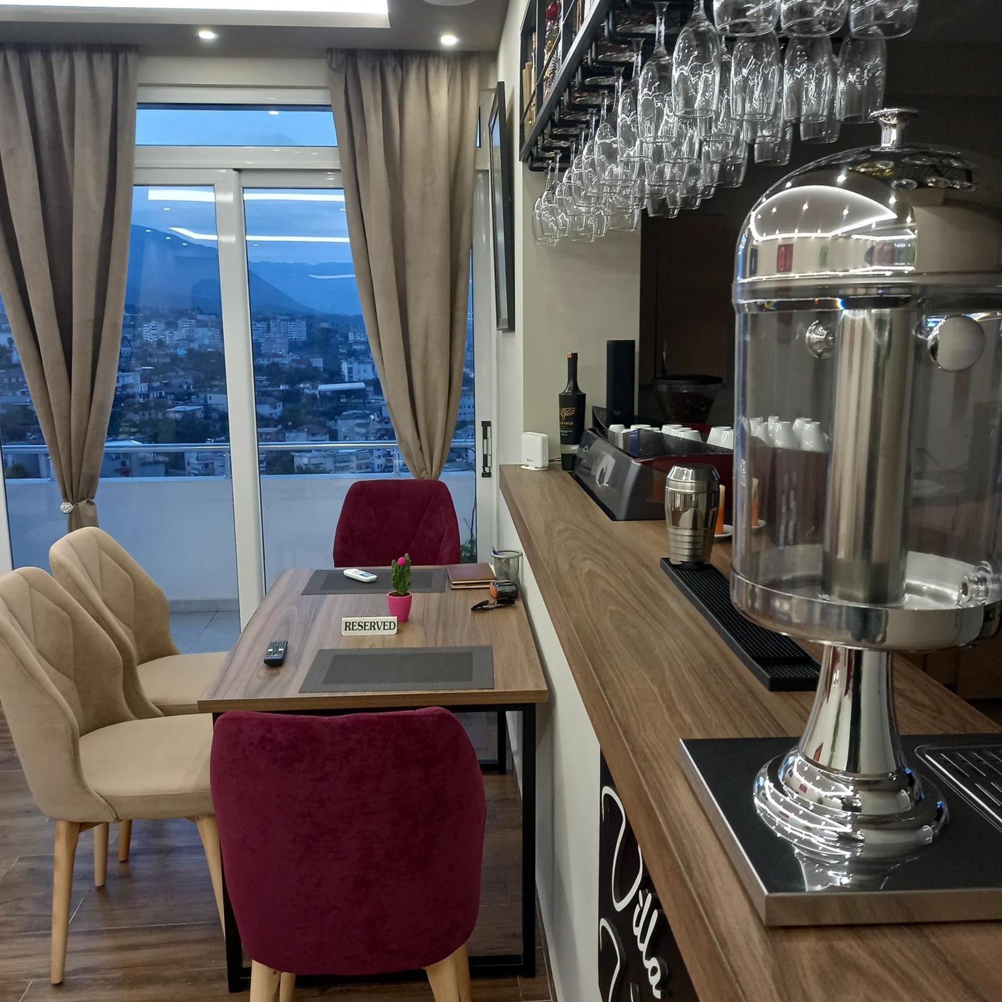 Vladimir Estate Hotel Гирокастра Экстерьер фото