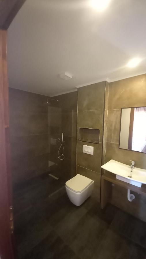 Vladimir Estate Hotel Гирокастра Экстерьер фото