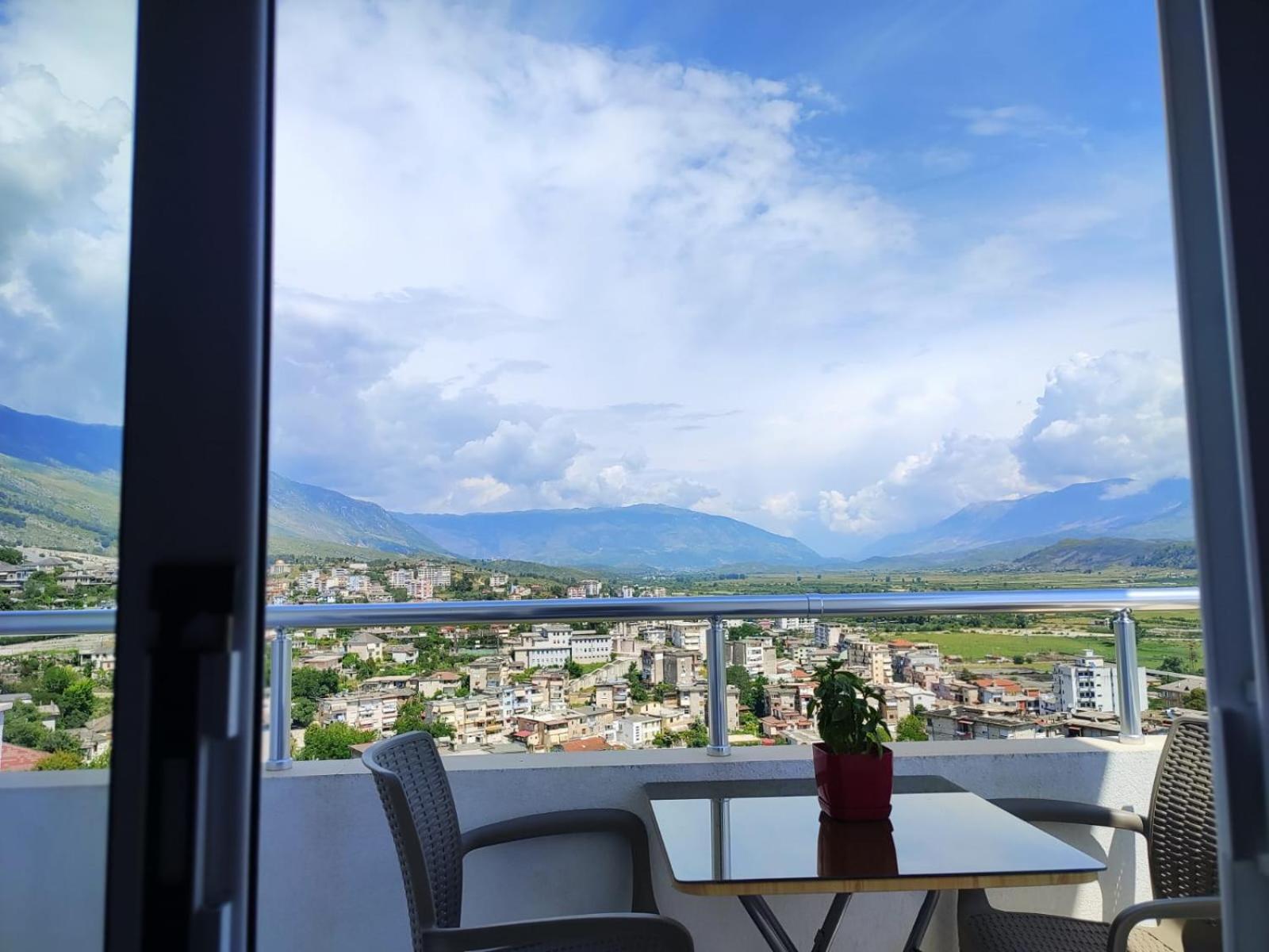 Vladimir Estate Hotel Гирокастра Экстерьер фото